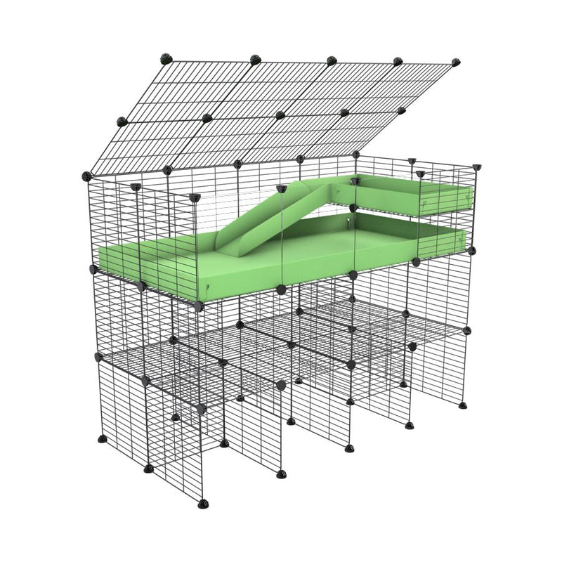 une kavee cage 4x2 pour cochons d'inde avec panneaux transparents en plexiglass avec double rehausseur couvercle loft rampe coroplast vert pastel et grilles fines