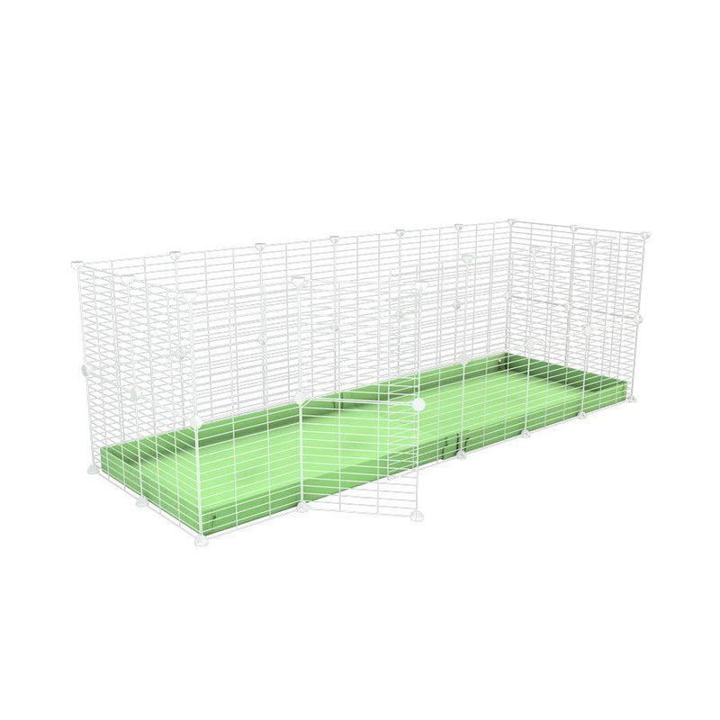 Une cavy cage 6x2 pour lapin avec un coroplast vert pastel et des grilles blanches a maillage fin par kavee