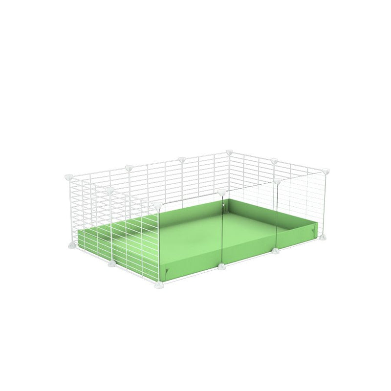 une cavy cage pas cher 3x2 avec panneaux transparents en plexiglasspour cochons d'inde avec coroplast vert et grilles blanches fines avec petits trous de kavee