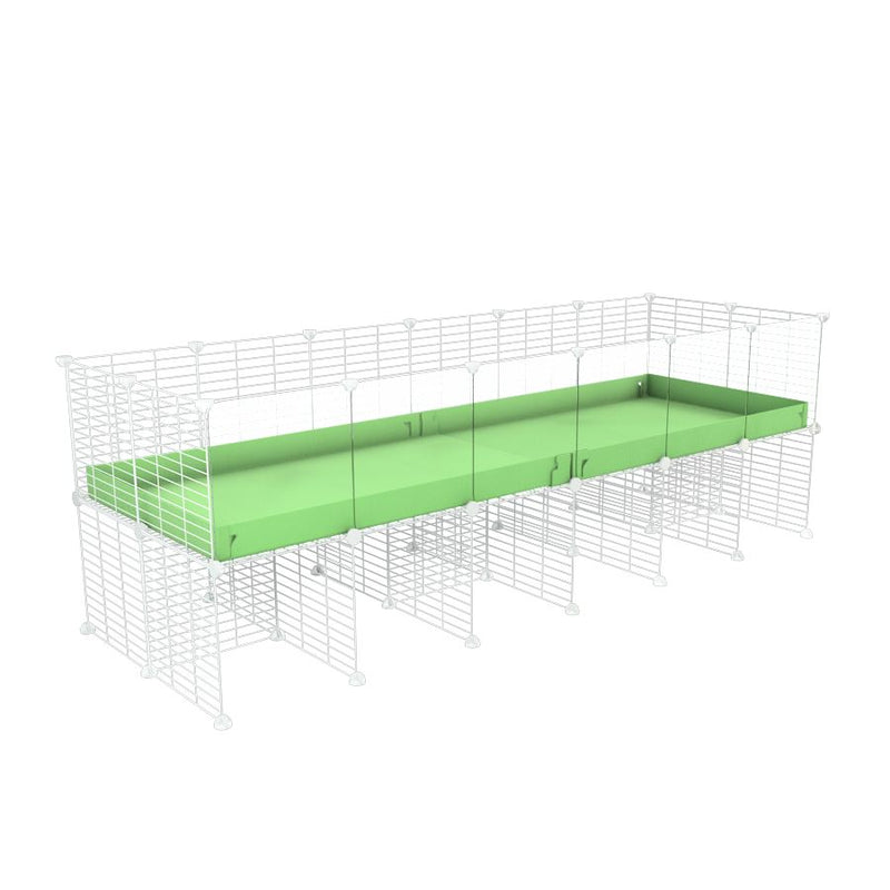 une cavy cage C&C 6x2 avec panneaux transparents en plexiglass  pour cobayes cochons d'inde avec rehausseur correx vert pastel et grilles blanches fines de kavee