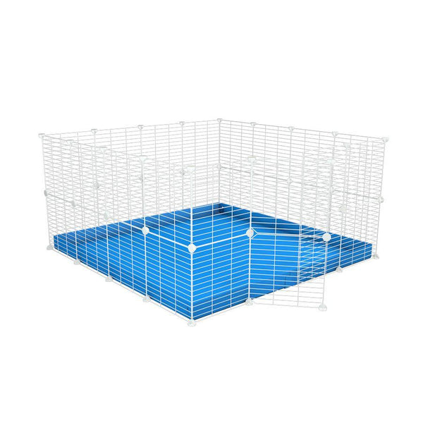 Une cavy cage modulable pour lapin 4x4 avec grilles blanches fines petits trous coroplast bleu de kavee france