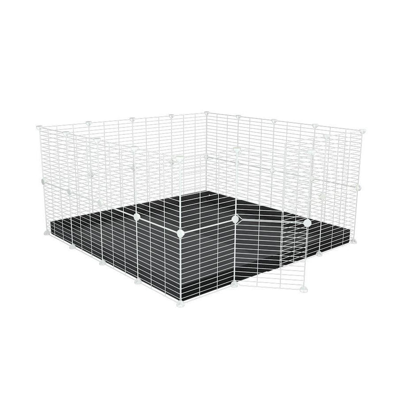 Une cavy cage modulable pour lapin 4x4 avec grilles blanches fines petits trous coroplast noir de kavee france