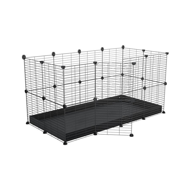 Une kavee cage modulaire 4x2 pour lapins avec un coroplast noir et des grilles a barreaux etroits