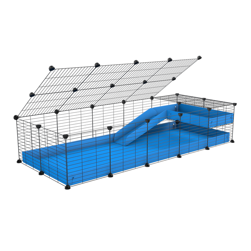 une kavee cage C&C 5x2 pour cochons d'inde avec une rampe un toit un coroplast bleu et grilles fines pour bebes