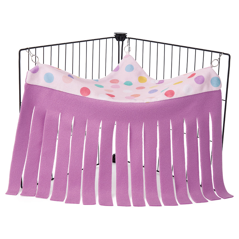 rideau de coin dans une cavy cage cochon d'inde en tissu pois rose violet lilas par kavee 