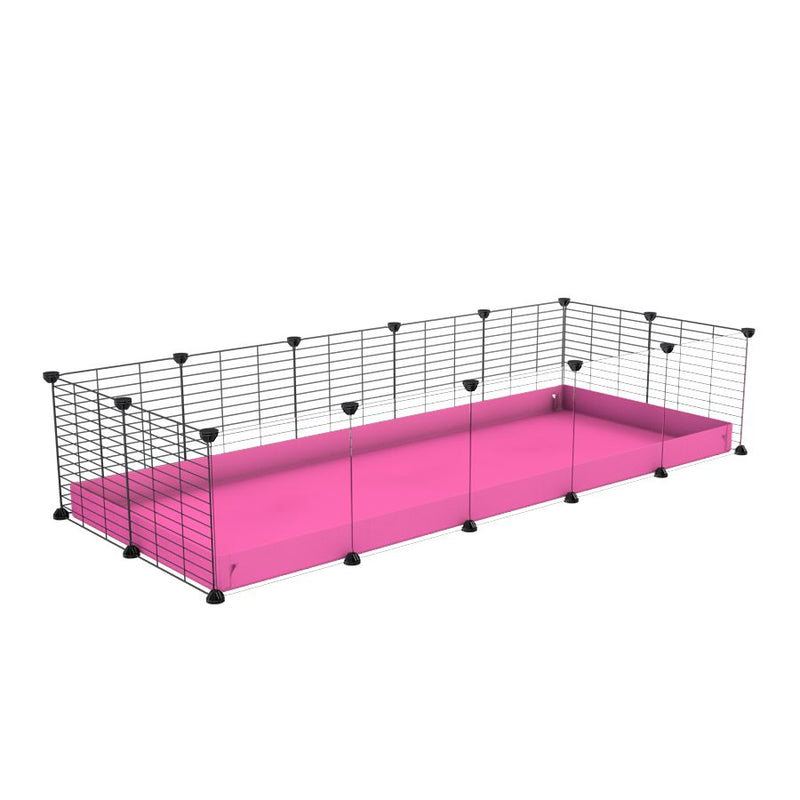une cavy cage 5x2 pour cochons d'inde avec panneaux transparents en plexiglass avec coroplast rose et grilles fines avec petits trous de kavee