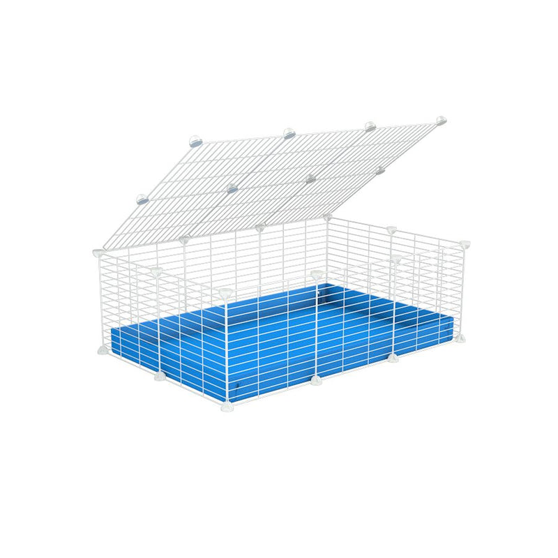 une kavee cage 3x2 pas chere cochons d'inde avec couvercle coroplast bleu et grilles blanches avec barreaux etroits