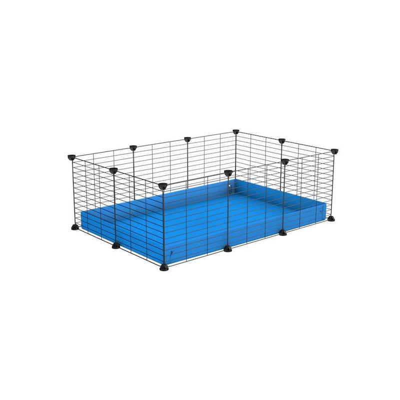 une cavy cage pas cher 3x2 pour cochons d'inde avec coroplast bleu et grilles fines avec petits trous de kavee