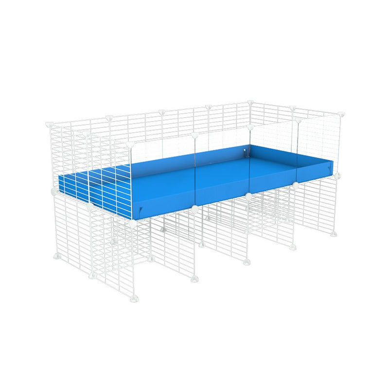 une cavy cage C&C 4x2 avec panneaux transparents en plexiglass  pour cobayes cochons d'inde avec rehausseur correx bleu et grilles blanches fines de kavee france