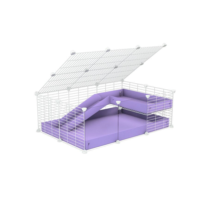 une cavy cage 3x2 pour cochons d'inde avec panneaux transparents en plexiglass avec une rampe un loft un couvercle un coroplast violet et grilles blanches fines
