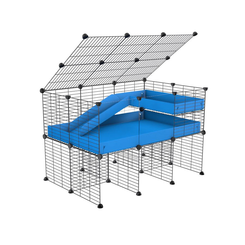 une kavee cage 3x2 avec panneaux transparents en plexiglass  pour cochons d'inde avec rehausseur couvercle loft rampe coroplast bleu et grilles fines