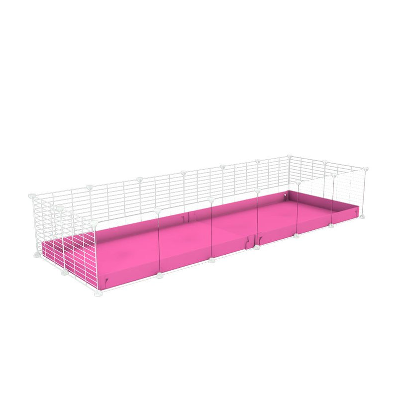 une cavy cage 6x2 avec panneaux transparents en plexiglass  pour cochons d'inde avec coroplast rose et grilles blanches fines avec petits trous de kavee