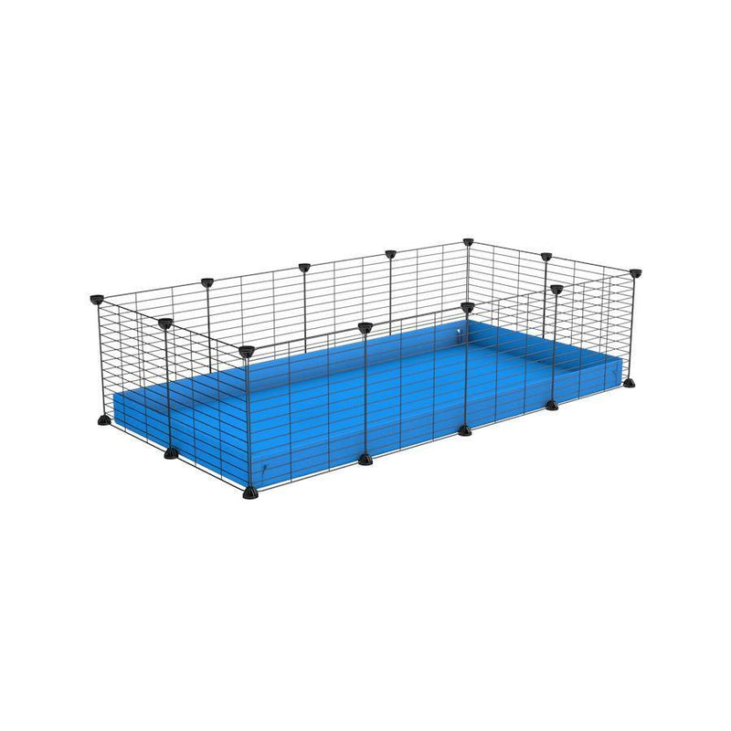 une cavy cage modulaire 4x2 pour cochons d'inde avec coroplast bleu et grilles fines avec petits trous de kavee